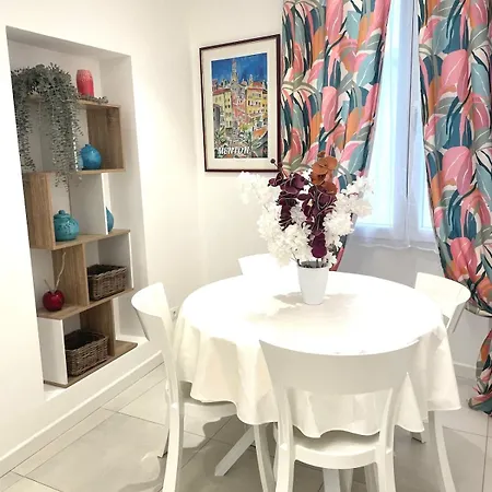 Appartement Le Cap, Beau Trois Pieces Au Coeur De La Vieille *